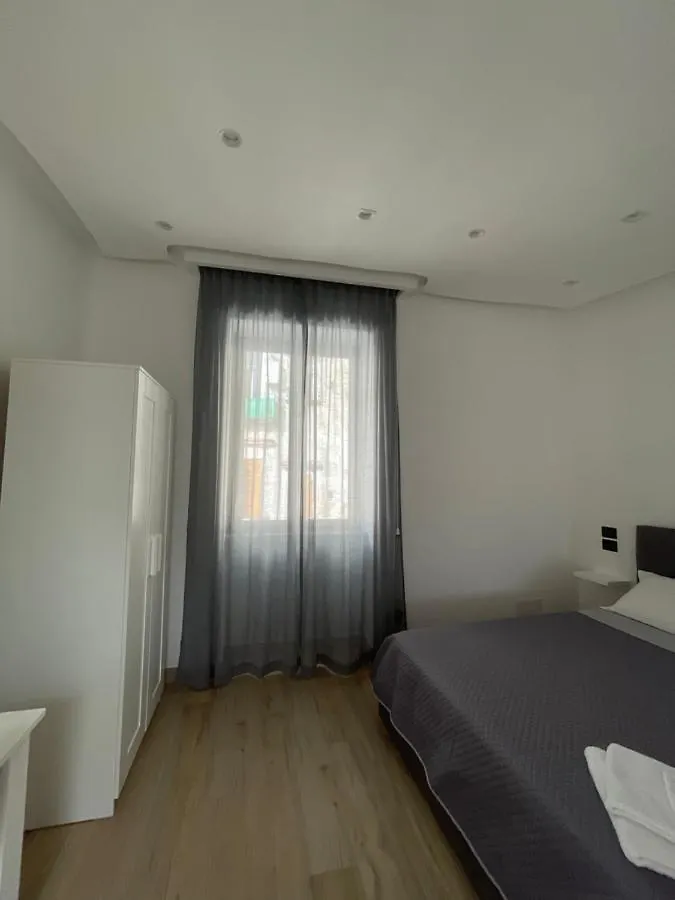 Bed & Breakfast Le Chic Rooms Naples Italy